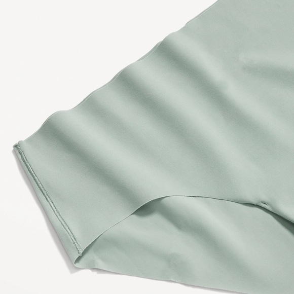 NWT OLD NAVY BUDLE 3 Low-Rise Soft-Knit No-Show Hipster Underwear Rainy Season - Picture 2 of 5